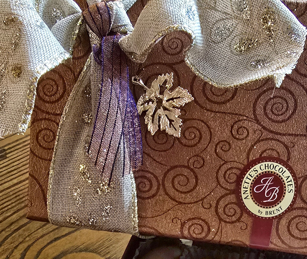 Swirls 7pc with Metal Charm